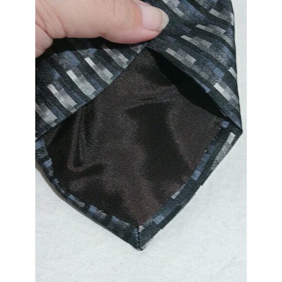 Palatina 100% Imported Silk/Gray Geometric Diagonal Print Tie Made In USA - Picture 9 of 9